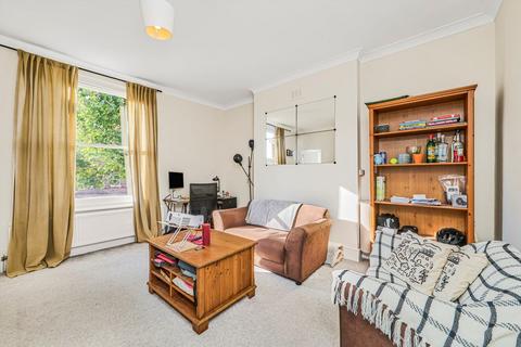 1 bedroom flat to rent, St. James Terrace, London SW12