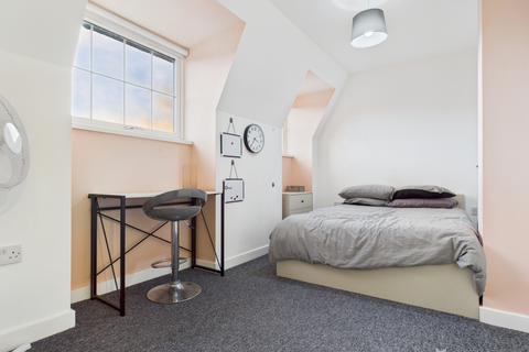 undefined, Room 17, The Yorkshireman, HU1