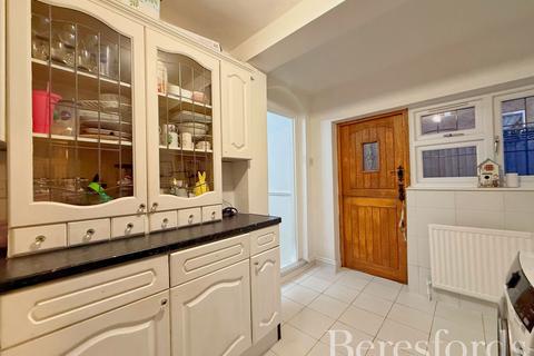 2 bedroom semi-detached house for sale, Claremont Road, Hornchurch, RM11