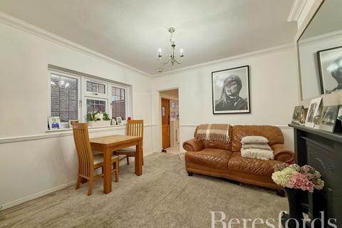 2 bedroom semi-detached house for sale, Claremont Road, Hornchurch, RM11