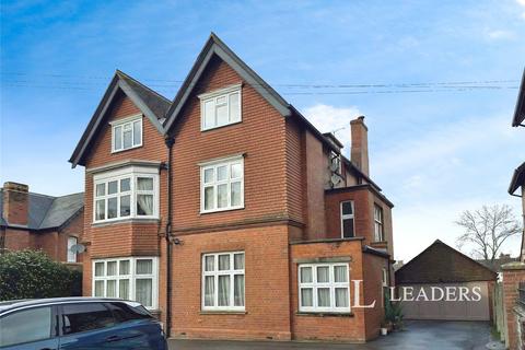 2 bedroom house to rent, London Road, Charlton Kings, Cheltenham, GL52