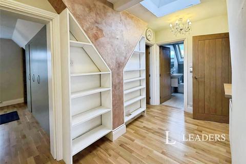 2 bedroom flat to rent, London Road, Charlton Kings, Cheltenham, GL52