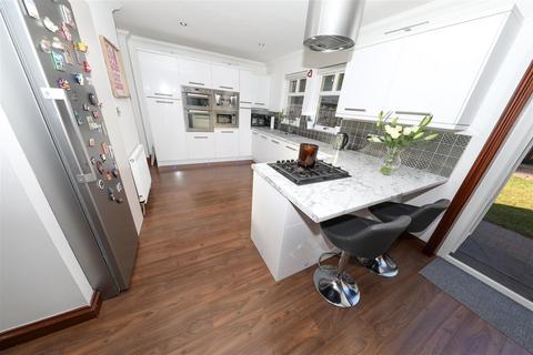 5 bedroom house for sale, Beechwood Place, Glenrothes
