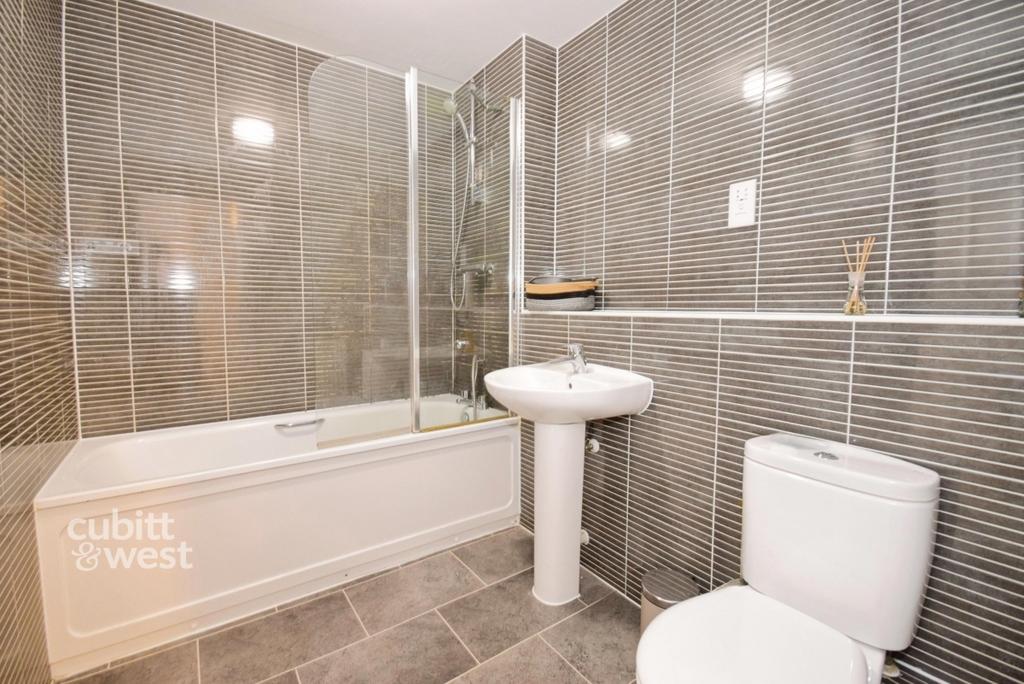 Main Bathroom