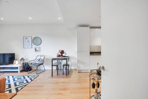 1 bedroom apartment for sale, at Chancery Building, London, London SW11