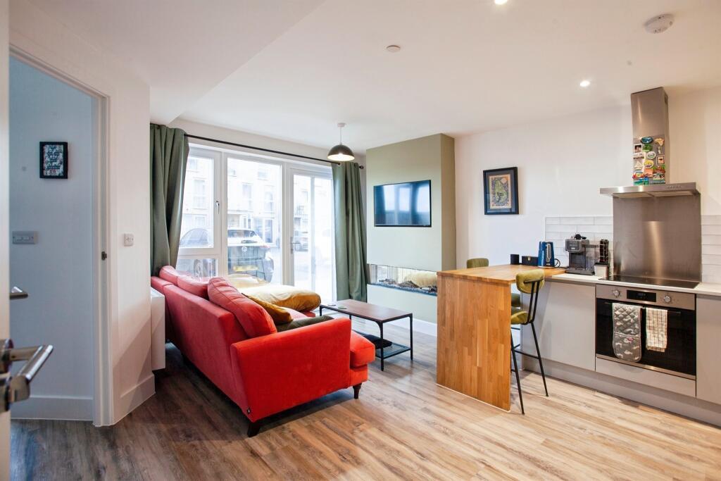 Living/kitchen