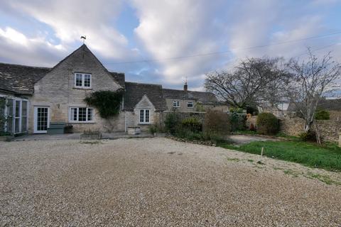 undefined, Meysey Hampton, GL7
