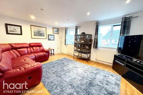 3 bedroom terraced house for sale, Winton Road, Stratton St Margaret