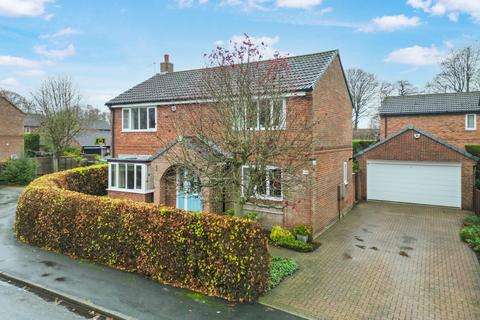 4 bedroom detached house for sale, Plane Tree Avenue, Leeds, West Yorkshire
