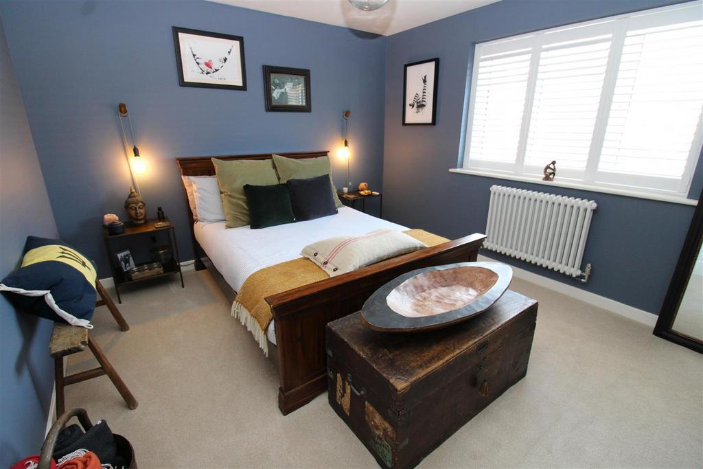 Bedroom 2.JPG