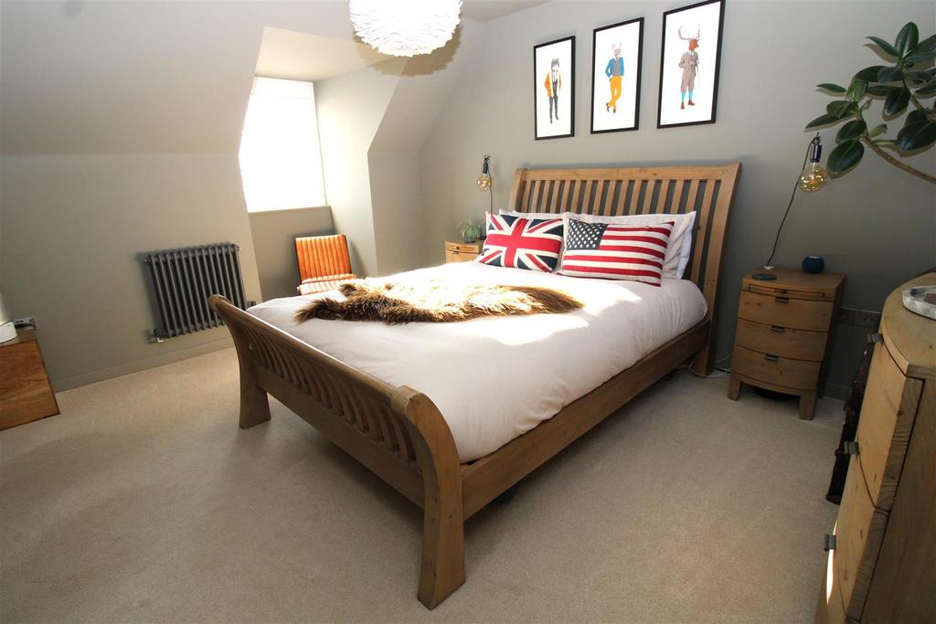 Bedroom 1.JPG