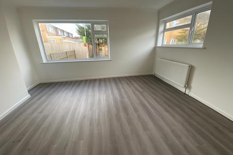 3 bedroom end of terrace house to rent, Freshbrook Road, Lancing