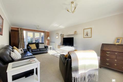 5 bedroom detached house for sale, Clos Yr Onnen, Abergwili, Carmarthen