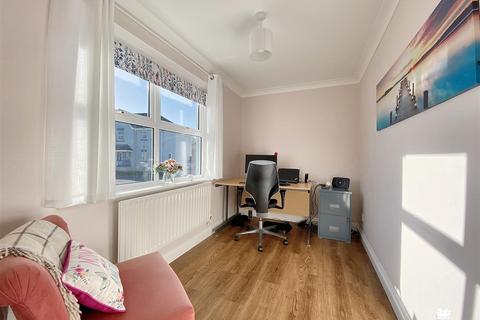 5 bedroom detached house for sale, Clos Yr Onnen, Abergwili, Carmarthen