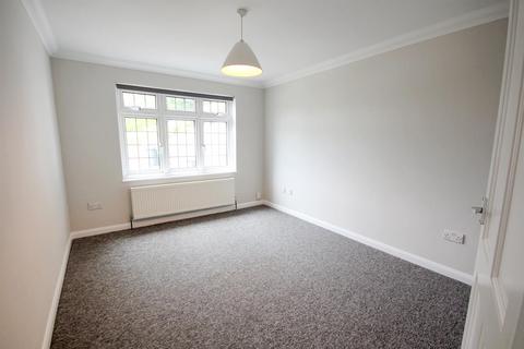 3 bedroom detached bungalow to rent, Grangeways, Patcham, Brighton