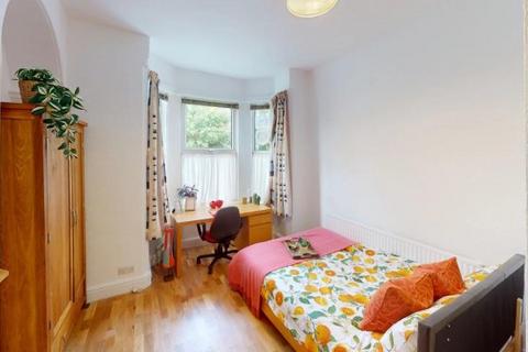 8 bedroom house share to rent, Portland Road