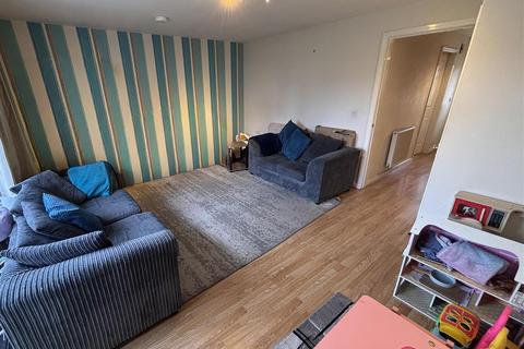3 bedroom terraced house to rent, Drage Close, Lutterworth