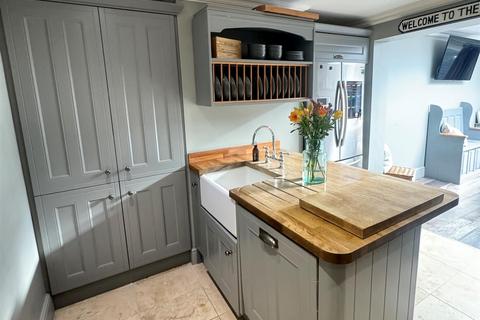 undefined, Wellingtonia Terrace, Hingham