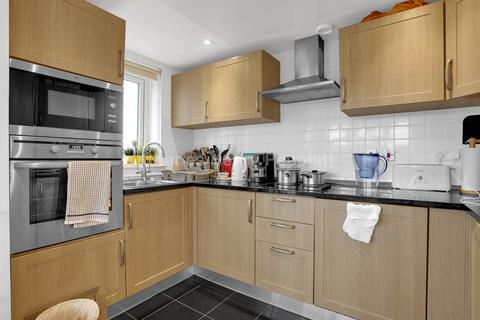 2 bedroom apartment to rent, Mizzen Mast House, London, SE18