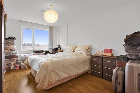 2 bedroom apartment to rent, Mizzen Mast House, London, SE18