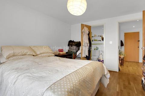 2 bedroom apartment to rent, Mizzen Mast House, London, SE18