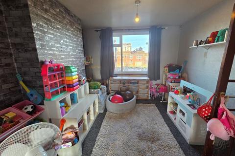 3 bedroom terraced house for sale, 106 Throne Road, Rowley Regis, West Midlands, B65 9LB