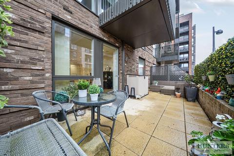 GROUND FLOOR WITH PATIO & PARKING