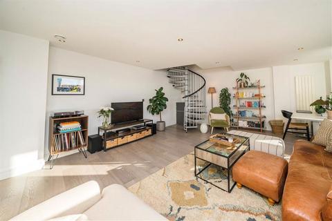 2 bedroom flat for sale, Esker Place, London E2
