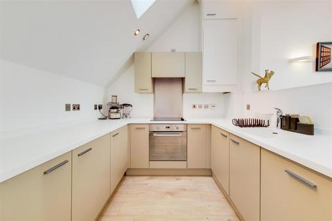 2 bedroom apartment for sale, Trevanion Road, London W14