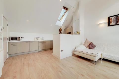 2 bedroom apartment for sale, Trevanion Road, London W14