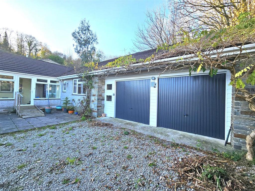 Garages.jpg