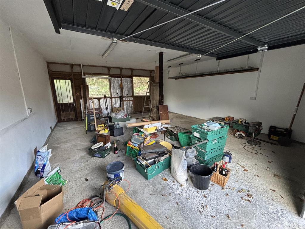 Garages.jpeg