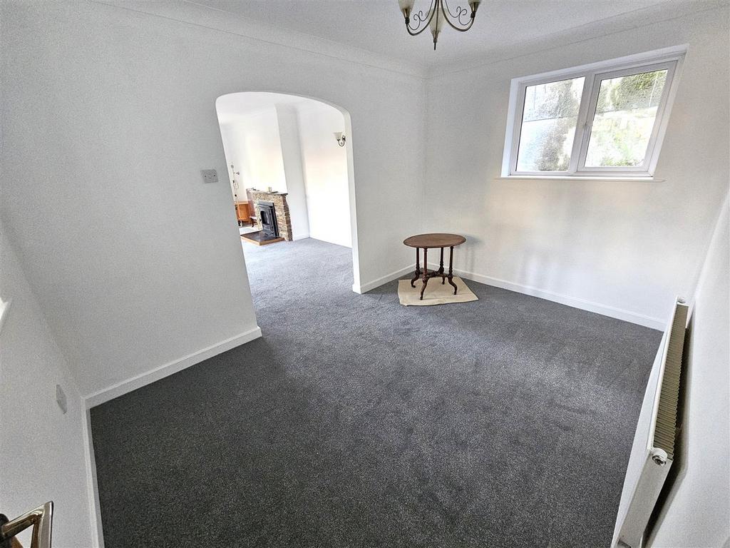 Dining Area.jpg