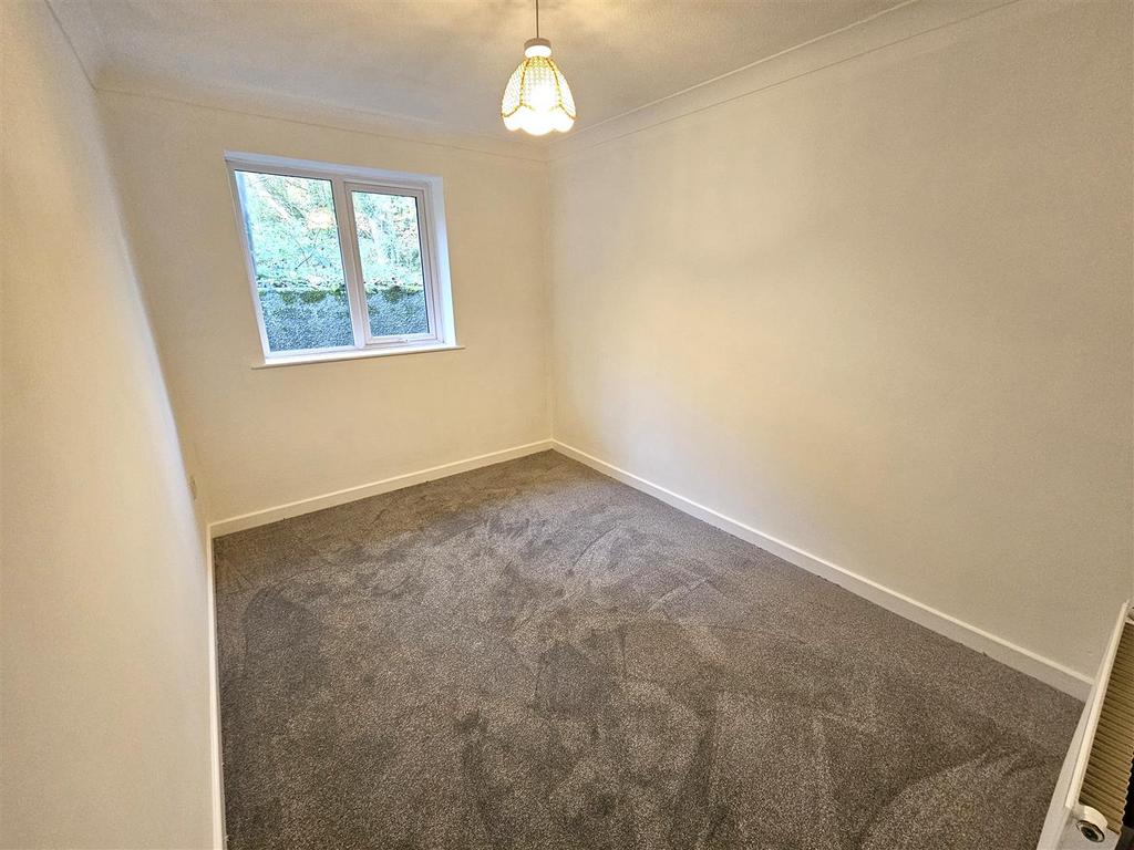 Bedroom 4.jpg