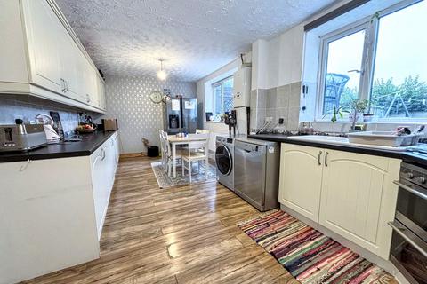 3 bedroom semi-detached house for sale, Silverwood Gardens, Lobley Hill, Gateshead, Tyne and Wear, NE11 0DQ
