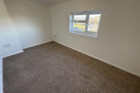 3 bedroom terraced house to rent, Stuart Crescent, Dudley
