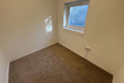 3 bedroom terraced house to rent, Stuart Crescent, Dudley