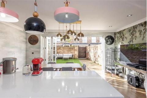 5 bedroom townhouse for sale, Palladian Gardens, London W4