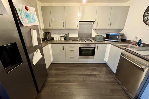 2 bedroom apartment for sale, Heathfield Lane, Birkenshaw