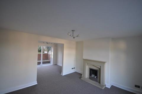 3 bedroom semi-detached house to rent, Pleasant View, Lower Gornal
