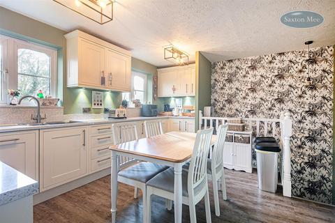 4 bedroom detached house for sale, Rookery Dell, Deepcar, Sheffield