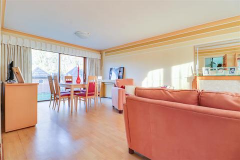 2 bedroom detached house for sale, St. Davids Drive, Leigh-On-Sea SS9