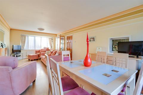 2 bedroom detached house for sale, St. Davids Drive, Leigh-On-Sea SS9
