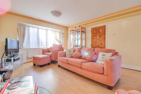 2 bedroom detached house for sale, St. Davids Drive, Leigh-On-Sea SS9