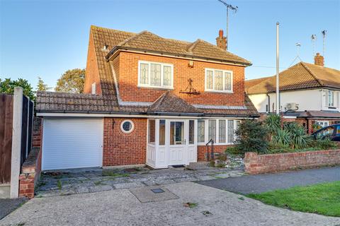 3 bedroom detached house for sale, St. Davids Drive, Leigh-On-Sea SS9