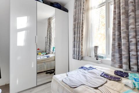 undefined, Castlewood Road, London, N16
