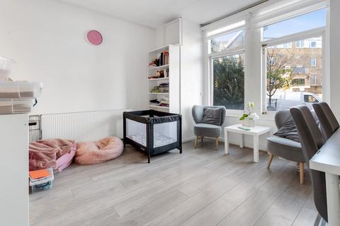 1 bedroom flat for sale, Castlewood Road, London, N16