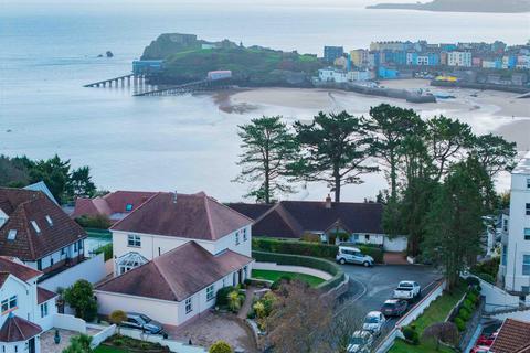 undefined, North Cliffe, Tenby
