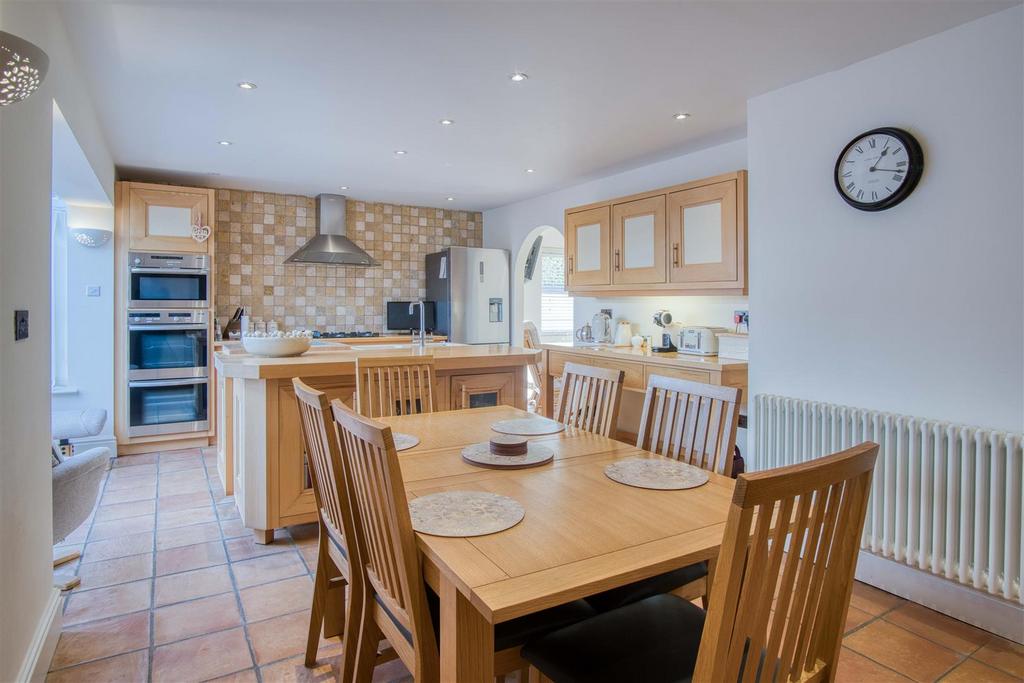 Living / Dining Room