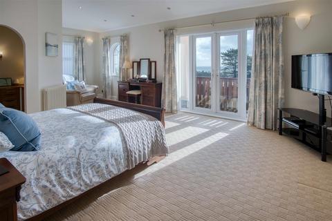 undefined, North Cliffe, Tenby